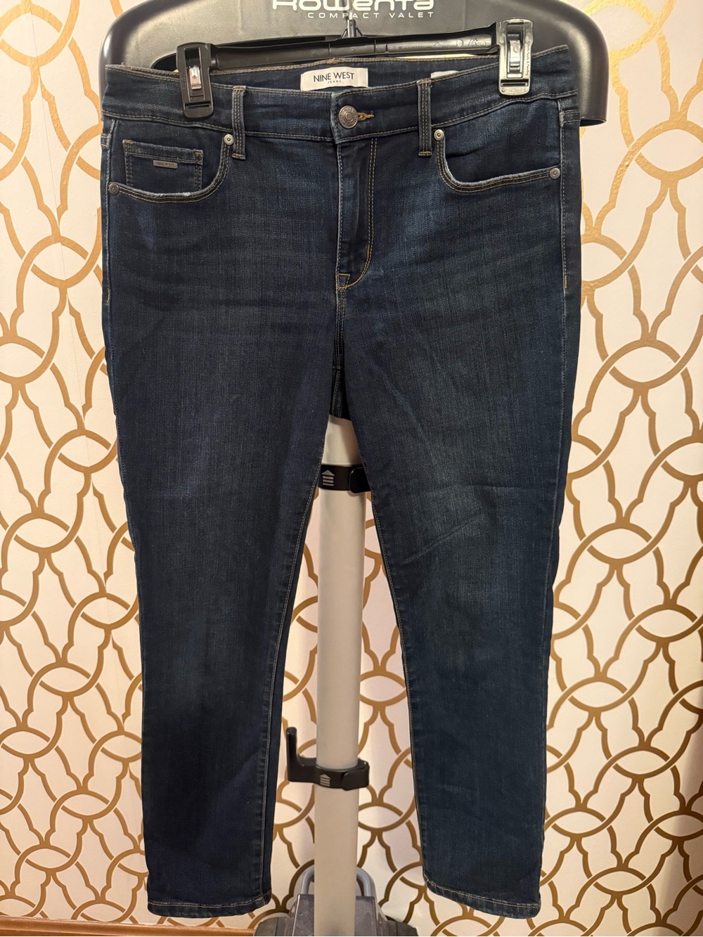 Nine West Dark Blue Crop Jeans size 6